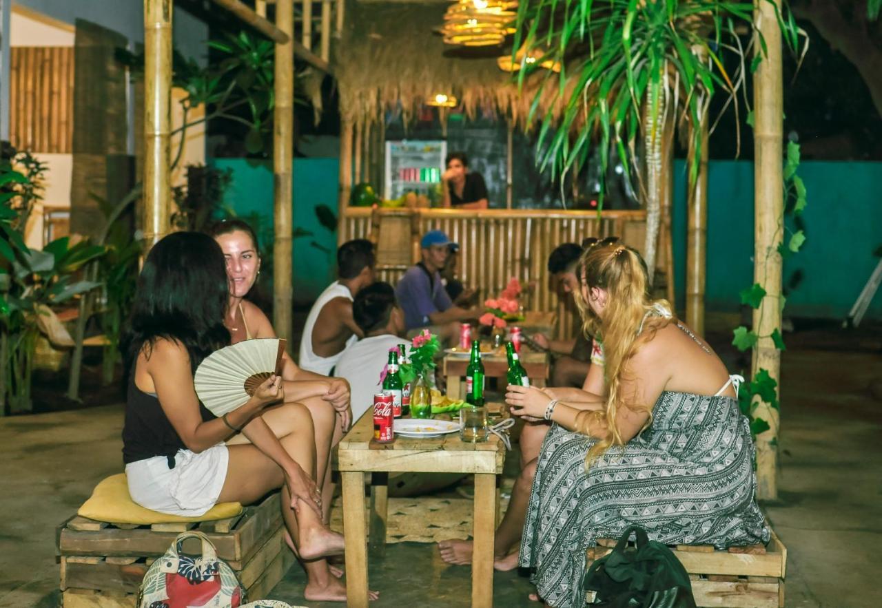 Mango Tree House Hotel Gili Trawangan Buitenkant foto