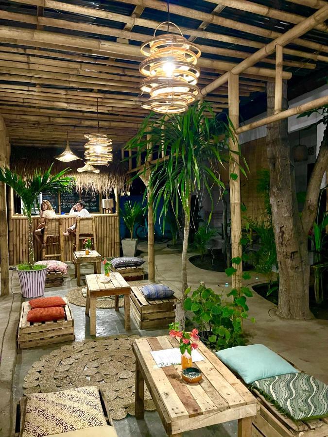 Mango Tree House Hotel Gili Trawangan Buitenkant foto