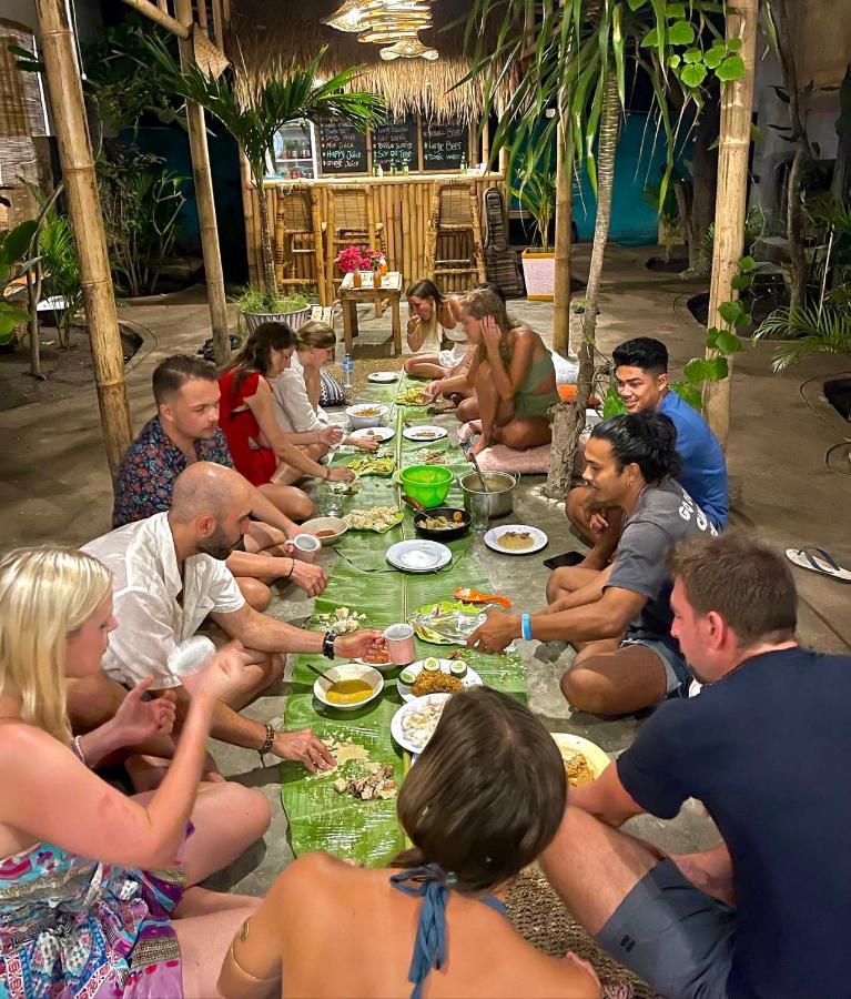 Mango Tree House Hotel Gili Trawangan Buitenkant foto